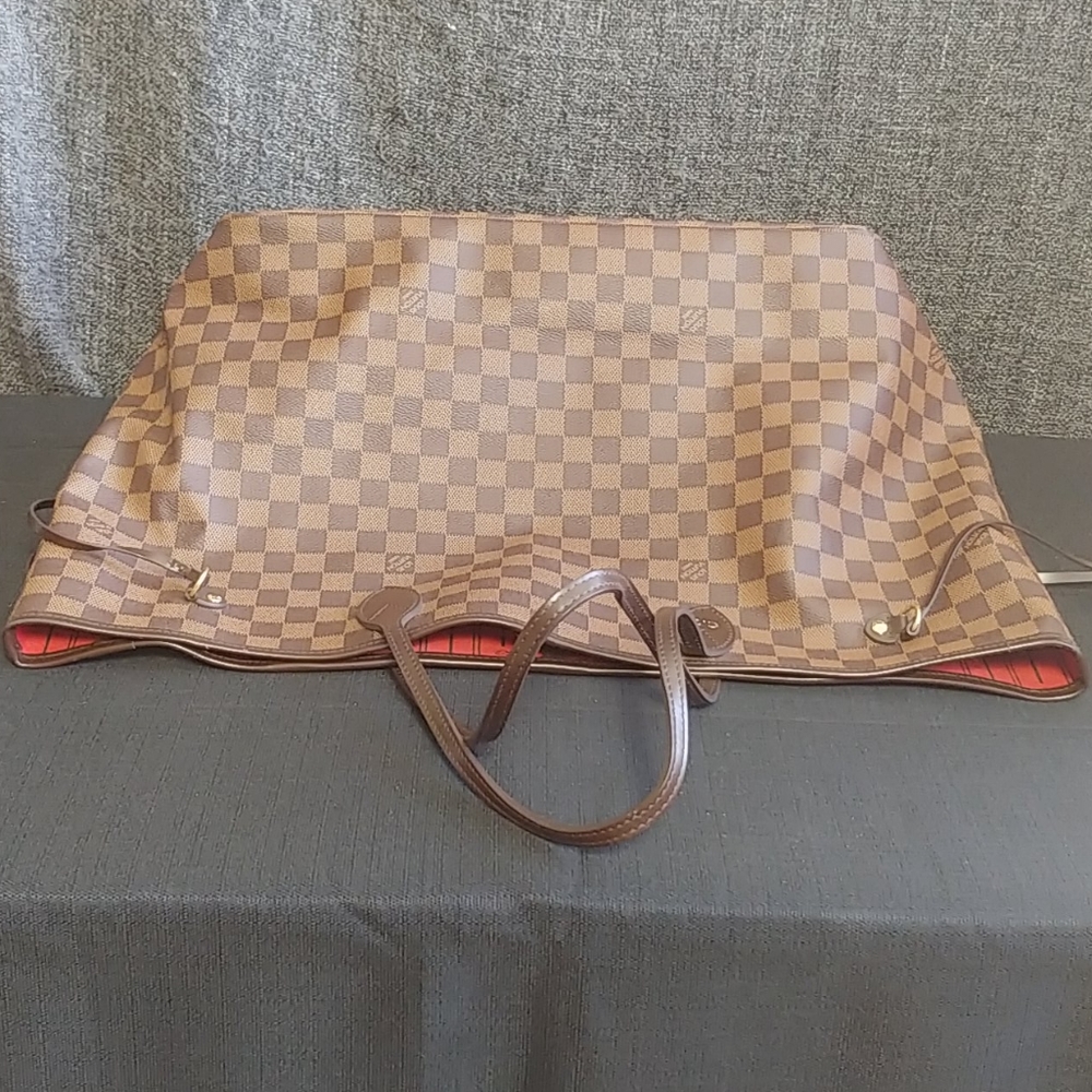 Louis Vuitton Neverfull GM Tote - Picture 7 of 8